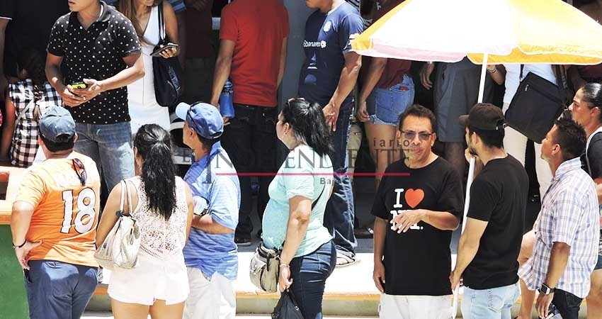 Al menos 300 personas no pudieron votar en la casilla especial 302; se agotaron las boletas