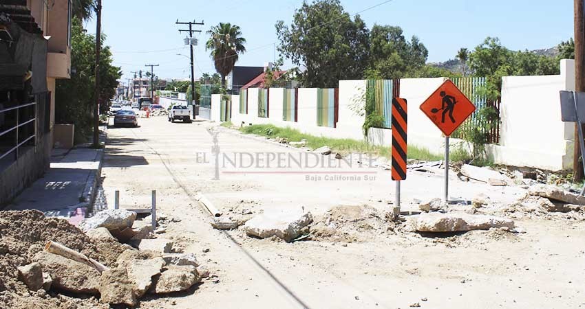 Delegado municipal se compromete a terminar obra “a medias” de Calle Zaragoza en CSL