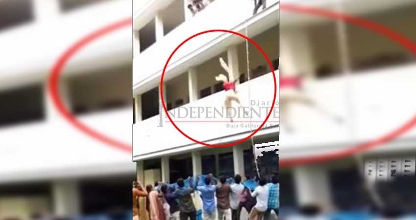 Estudiante muere tras ser empujada desde un segundo piso