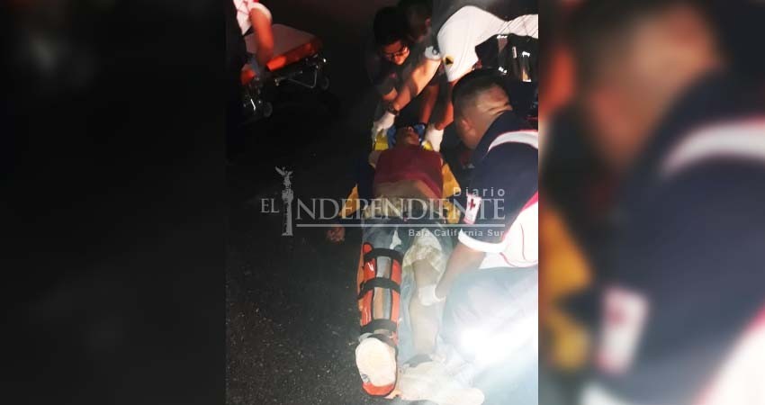 Abandonan a hombre después de caer de un vehículo en la carretera Transpeninsular