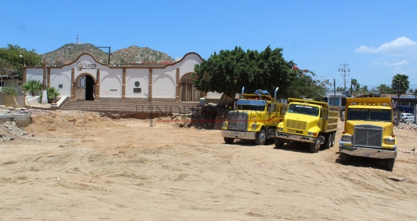 Crean Contraloría Social para supervisión de obra de Plaza Amelia Wilkes de CSL