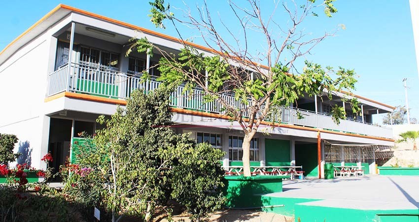 Baja índice de deserción escolar en nivel medio y superior en Los Cabos
