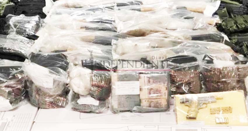 Aseguran arsenal y un millón 500 mil pesos en Nuevo León