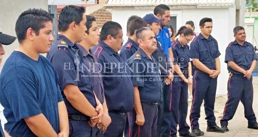 En aniversario de fundación, piden bomberos mejores condiciones laborales