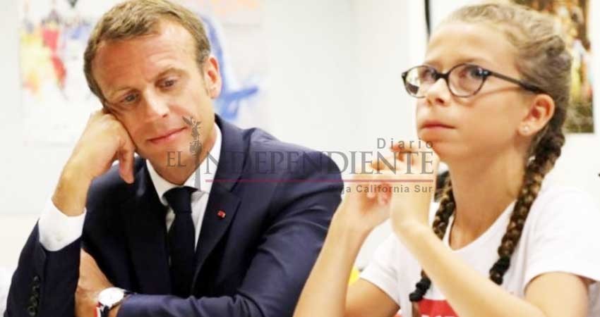 Francia prohíbe el uso de celulares en escuelas