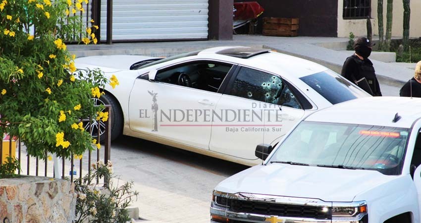 Persecución de vehículo termina en tiroteo en los alrededores de una escuela