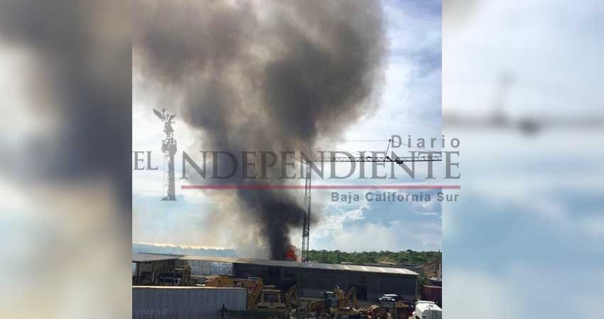 Se incendia taller mecánico en CSL