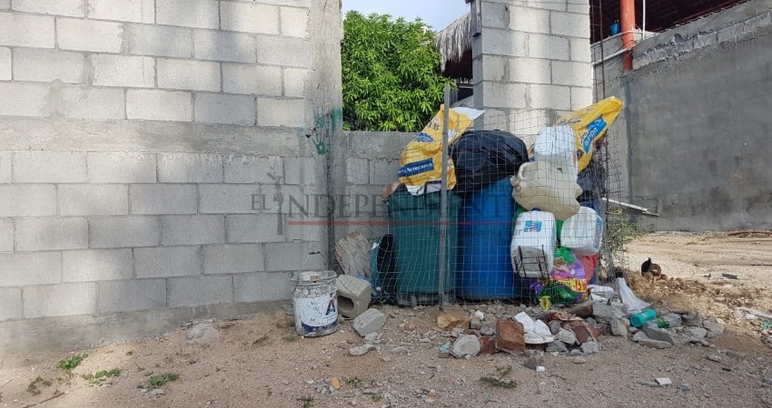 Persisten quejas de vecinos de Las Veredas por tardanza del camión recolector de basura