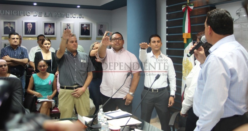 Toman protesta directores de Cultura, Deporte y Desarrollo Urbano de La Paz