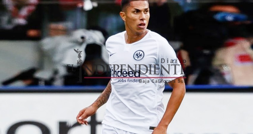 Salcedo publica por qué se separó de sus padres y hermana