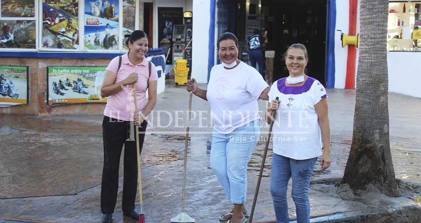Ciudadanos y empresarios limpian a profundidad zona turística de CSL
