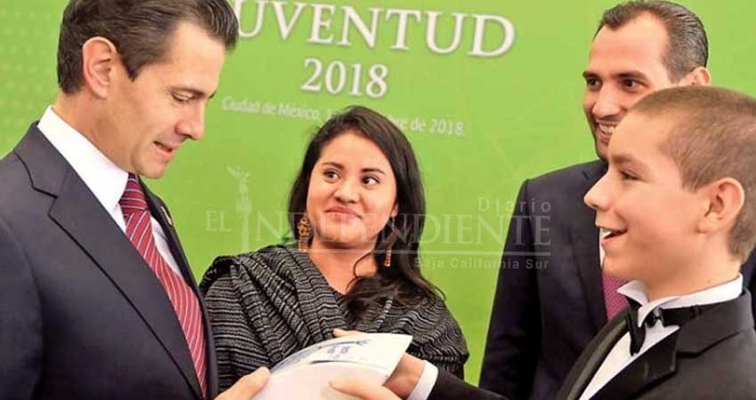 Premian al joven pianista Sergio Vargas Escoruela en Los Pinos