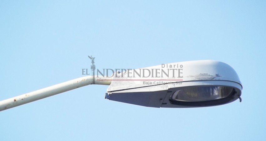 Con fallas, al menos un 30% del alumbrado público en el municipio