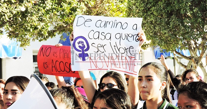 Autoridades deben capacitarse para investigar feminicidios: Centro Mujeres
