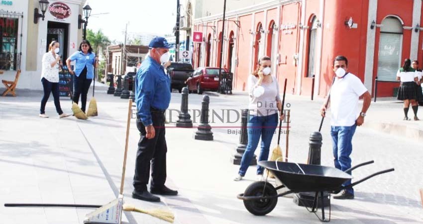 Asociación de Comerciantes del Centro Histórico de San José realizan brigada de limpieza