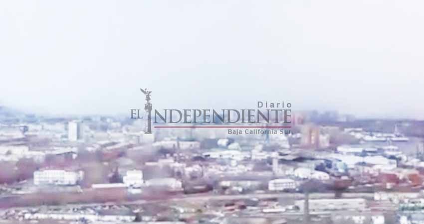 Así llegó el invierno a Siberia; 'tsunami de nieve' cubre la ciudad