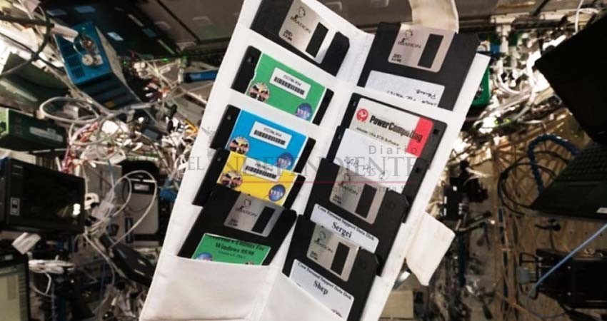 Disquetes para Windows 95 llevan 18 años en el espacio