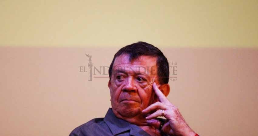 Chabelo reaparece posando junto a una exAcadémica