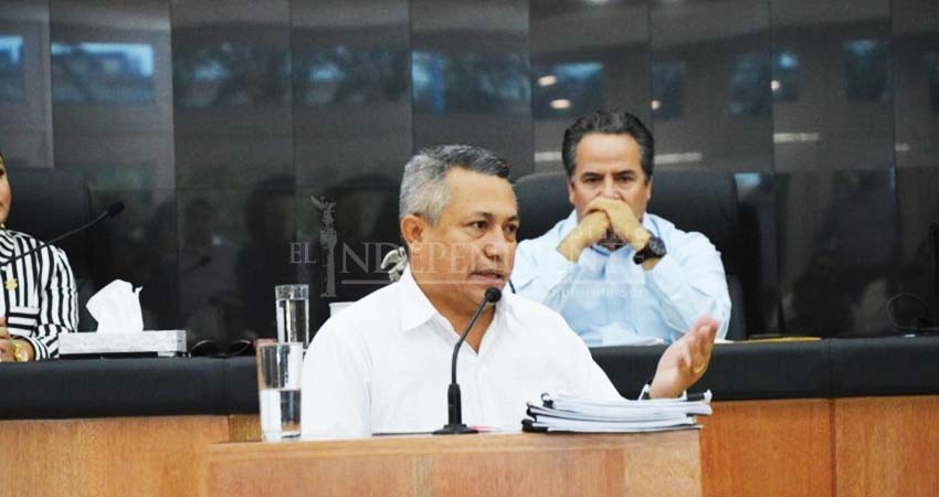 Con el desaire de 9 diputados, comparece el secretario de Seguridad Pública