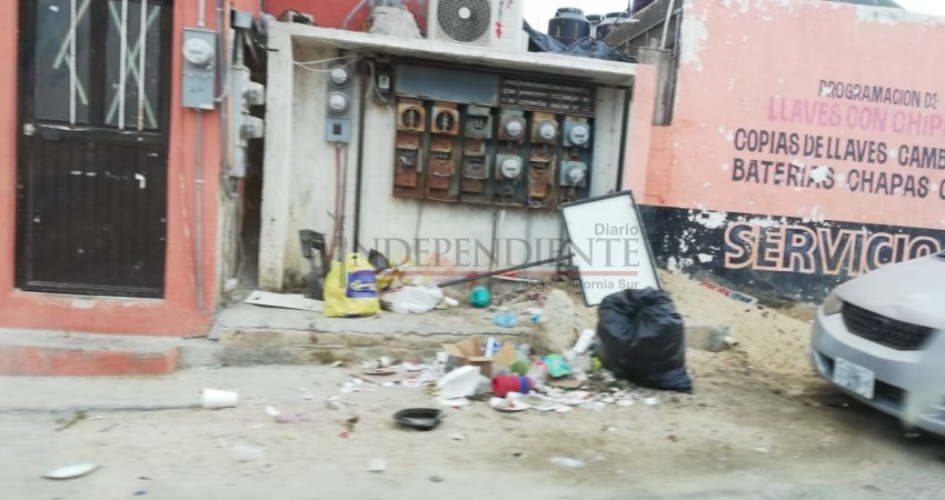 Insisten y advierten autoridades sobre multas a quien no limpie el frente de su negocio