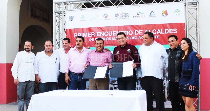 Firman acuerdo de Hermanamiento de pueblos mágicos de La Paz y Álamos