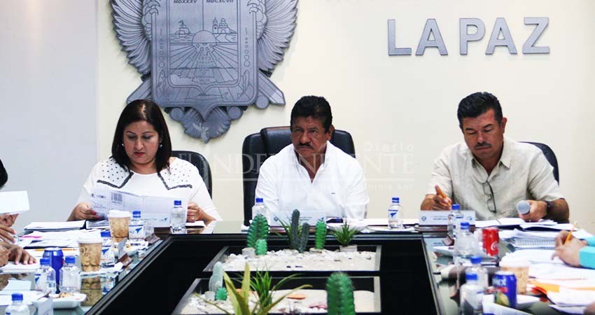 Por no comprobar gastos comparecerán exfuncionarios municipales de La Paz