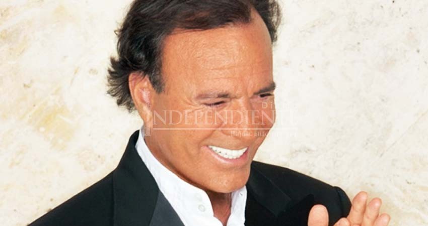 Julio Iglesias festejará 50 años de carrera en Monterrey