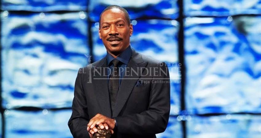 Eddie Murphy posa con sus 10 hijos por primera vez