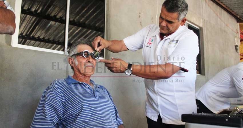 Abren programas de salud visual y dental en la Dirección de Atención Ciudadana de La Paz