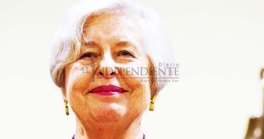 Adriana Valdés asume dirección de la Academia Chilena de la Lengua