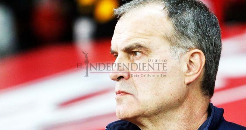 Acusan a Marcelo Bielsa de espiar a rival en Inglaterra