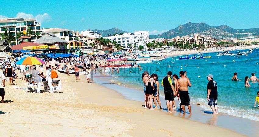Piden Colonos de El Médano mayores acciones para el ordenamiento de la playa