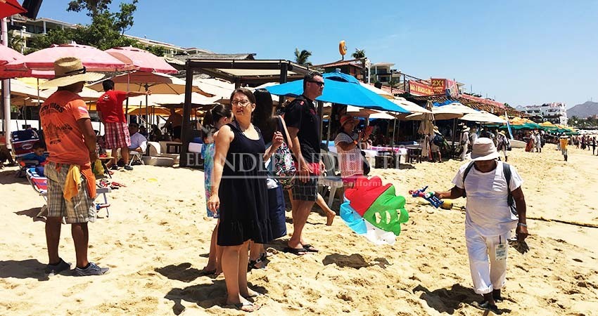 Por lo menos 10 agrupaciones de ambulantes convergen en El Médano