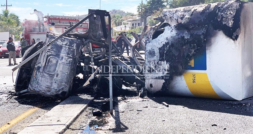 Otra víctima por accidente vehicular en Los Cabos; murió chofer de Coppel tras volcadura en el corredor turístico