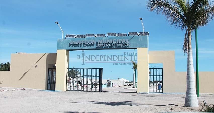 Dirección de Panteones: "Ciudadanos pueden visitar a sus difuntos en Perlas del Paraíso, no cierra"
