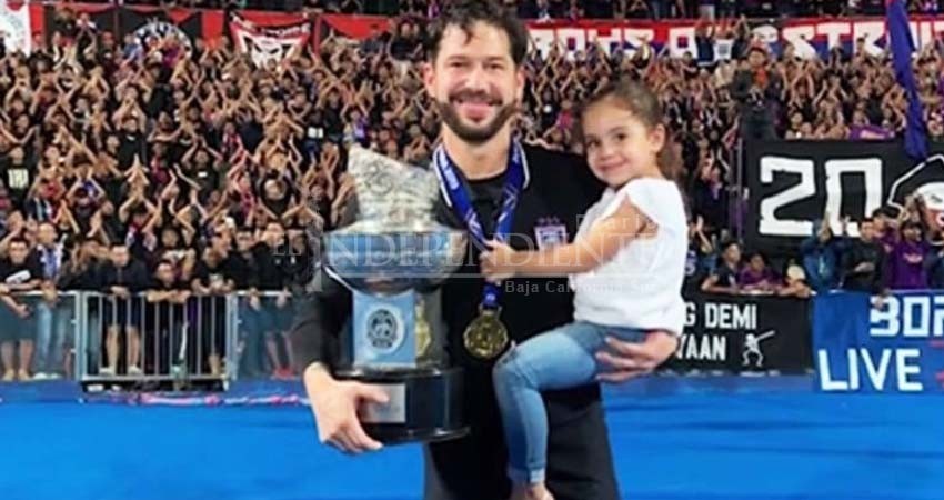 Benjamín Mora, el DT mexicano que es multicampeón en Malasia