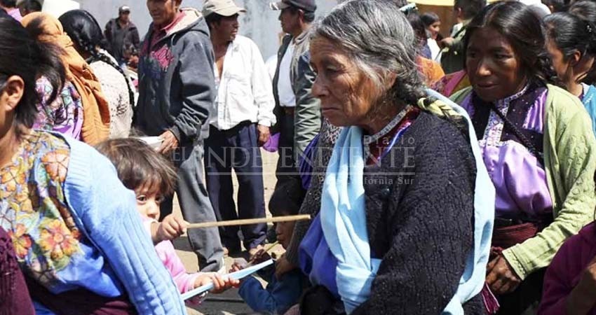 Diputados de Morena 'borran' apoyo para abuelitos de Chiapas