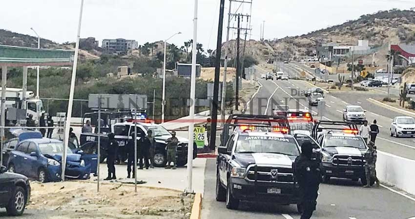 Persecución termina en choque en el corredor turístico de Los Cabos