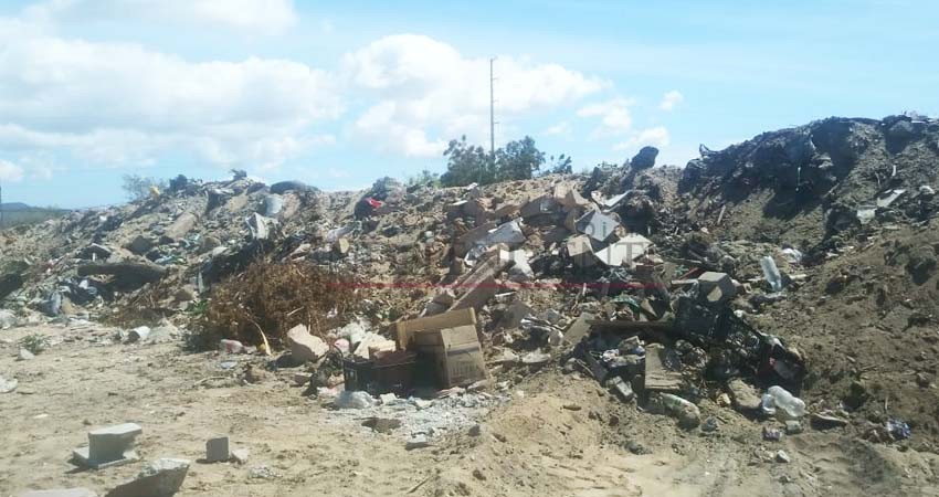 Denuncian tiradero de escombro en los alrededores de Costa Dorada