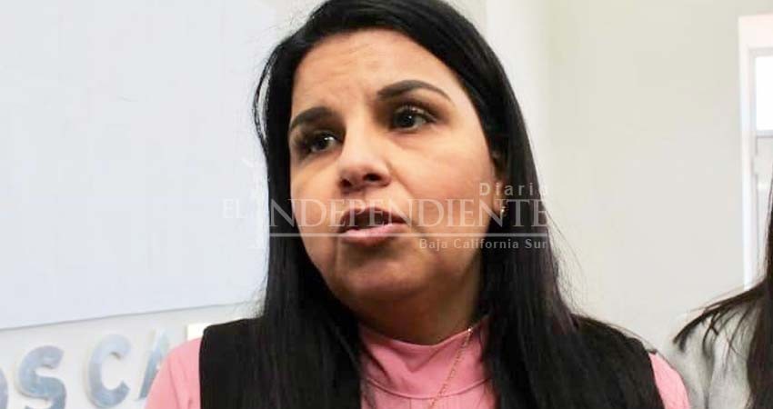 Minimiza la Alcaldesa de Los Cabos embestida de un taxista contra un Uber