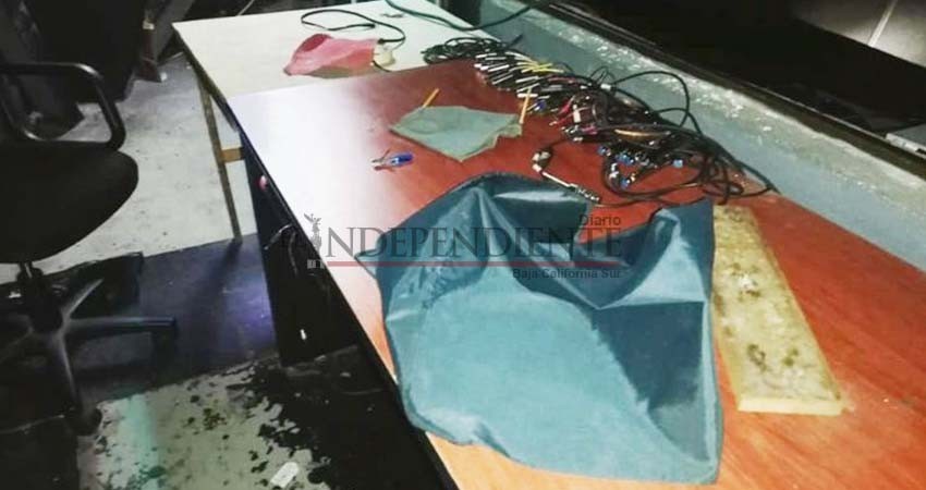 Denuncian robo en el Alarife