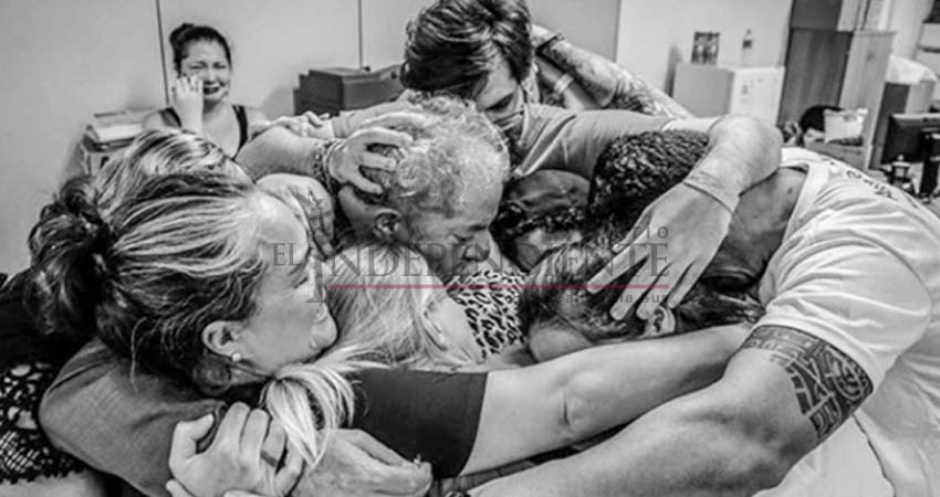 El emotivo abrazo familiar de Lula antes de volver a prisión