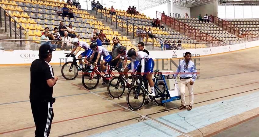 Se bañan de oro ciclistas en Guadalajara