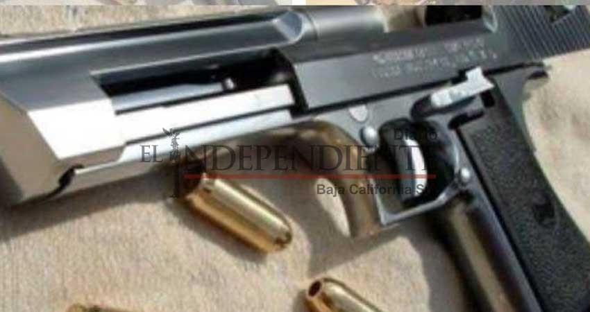 Encañonan a policía para robar las armas de la comandancia en Cd Insurgentes
