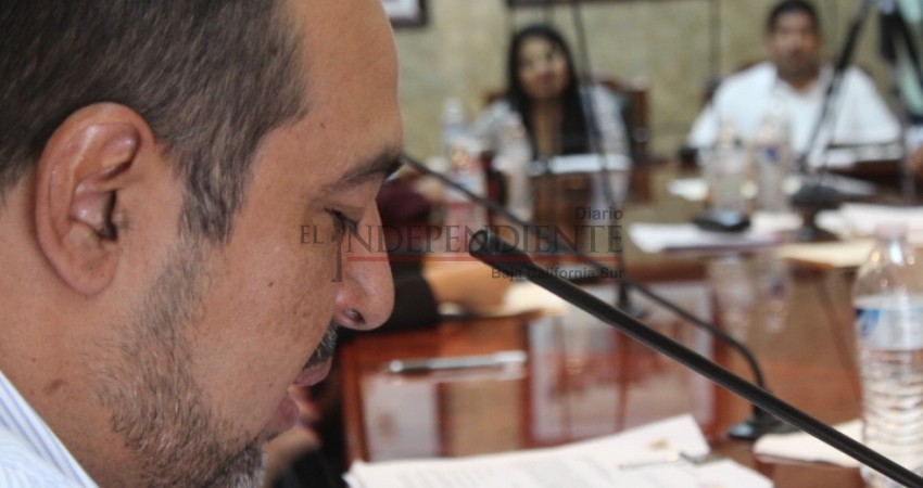 Cabildo retira del orden del día solicitud de destitución del director general de Obras Públicas