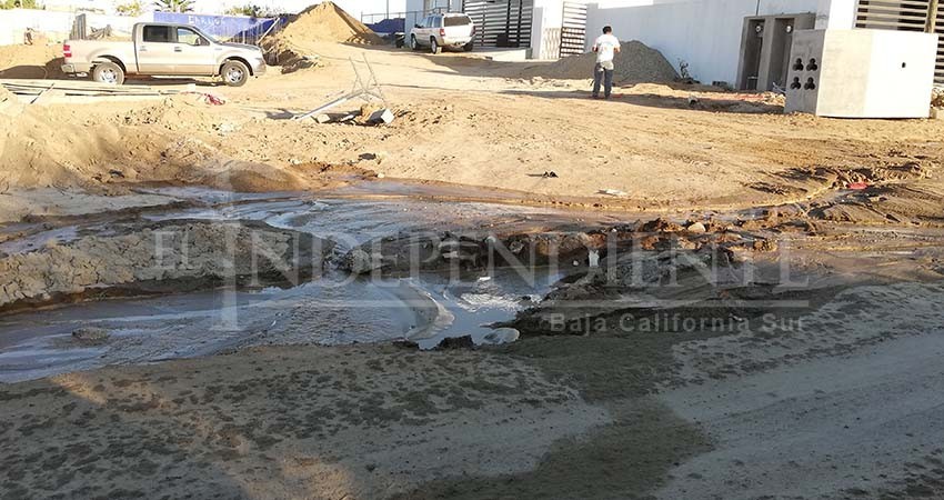 Fugas y aguas negras merman venta en comercios de Cabo San Lucas