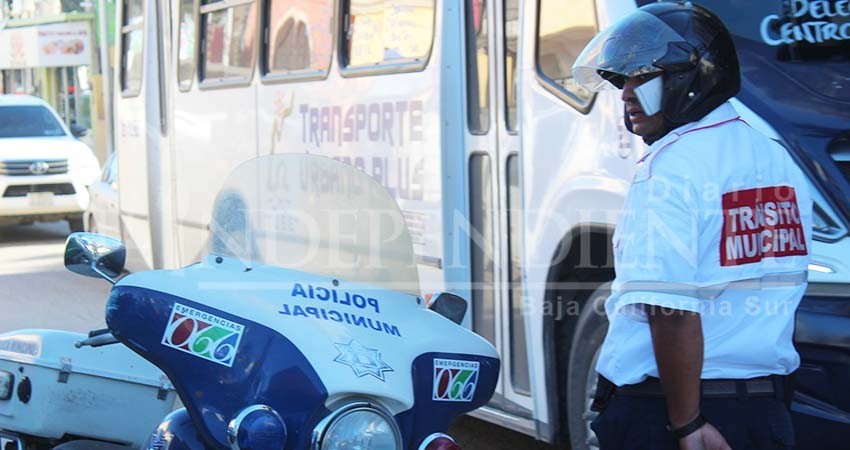 En riesgo constante colectivos y urbanos durante la noche en CSL