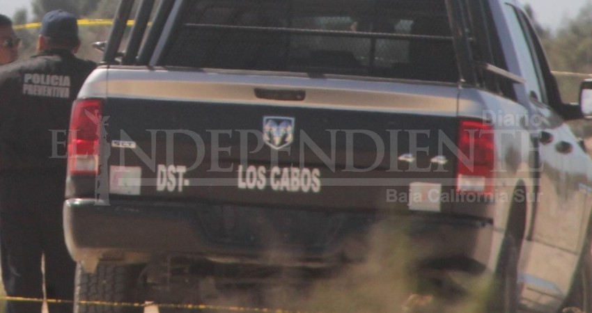 Hallan cadáver “encostalado” en SJC