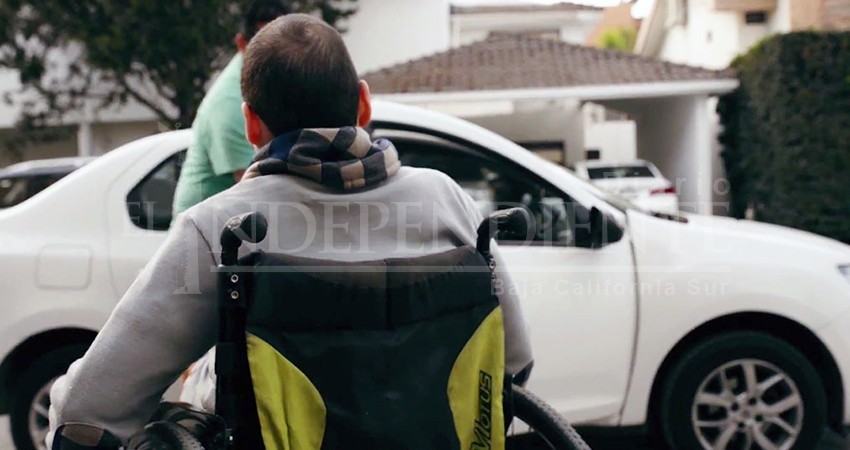 Ciudadano denuncia que UBER Assist no ofrece servicio adecuado a personas con discapacidad