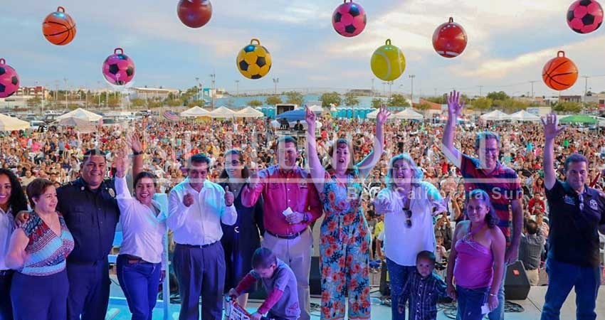 Un completo éxito el festejo a los niños y mamás en La Paz • El evento organizado por el DIF Municipal convocó a más de